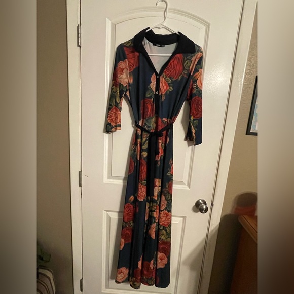 Lily Dresses & Skirts - Navy Floral Dress